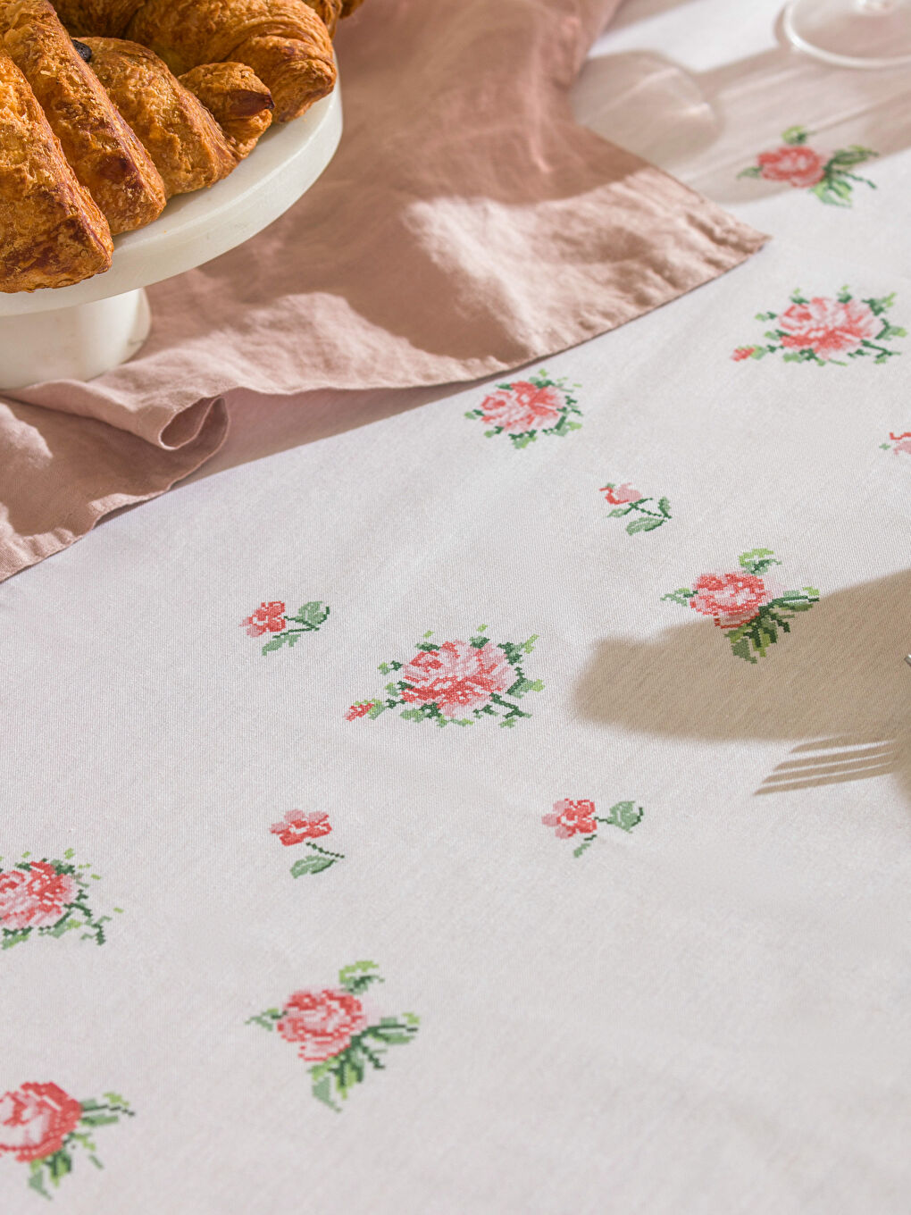 LCW HOME Floral Printed Tablecloth 150x200 cm -W5JA01Z8-F9C