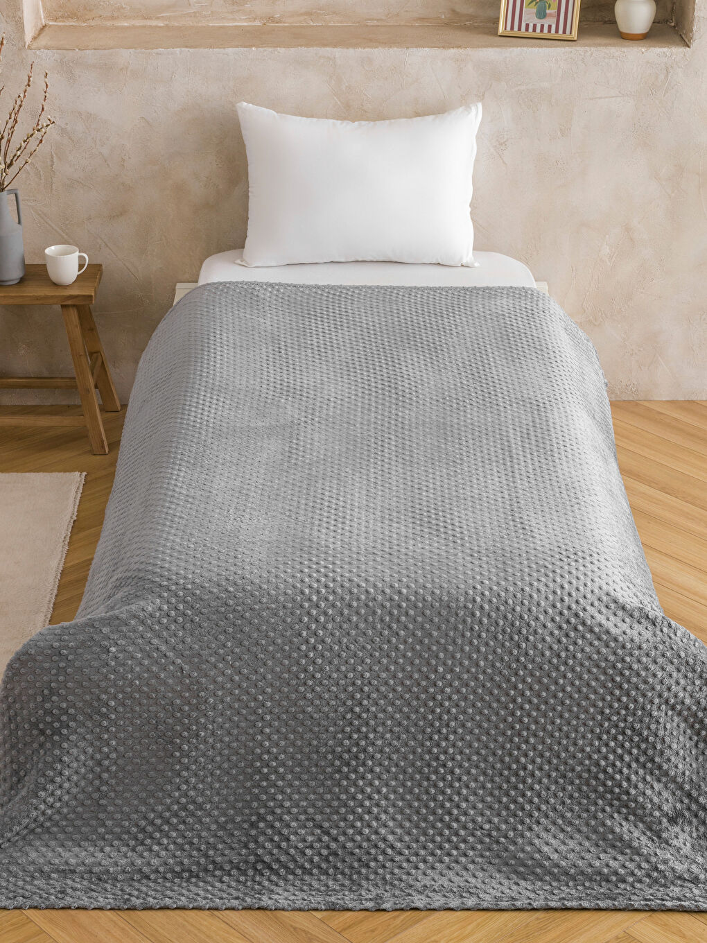 Gri Tomurcuk Desenli Tek Kişilik Battaniye 150x220 cm-1