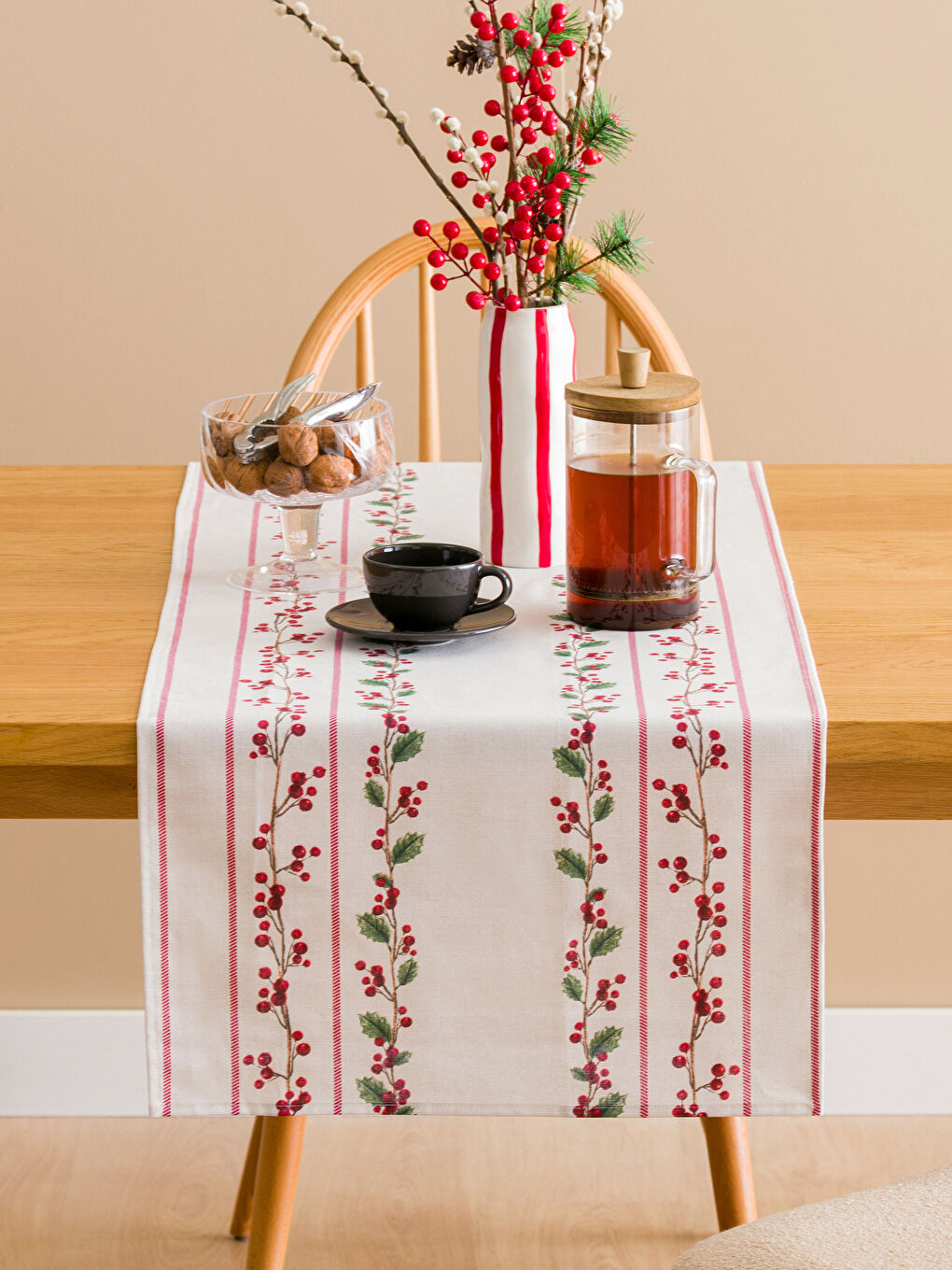 Floral Embroidered Runner 45x150 cm-3