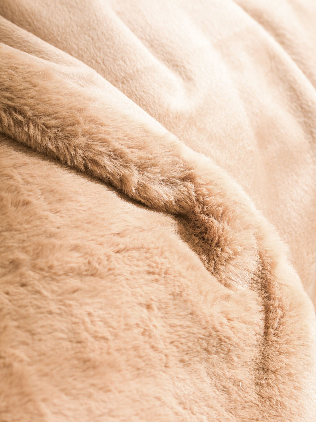 Bej Pelüş Tv Battaniyesi 120x160 cm-1