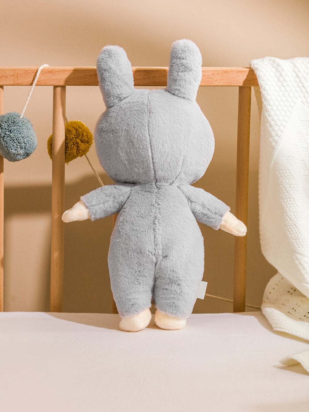 Gri Tavşan Figürlü Pelüş Bebek Kırlent 41 cm-1