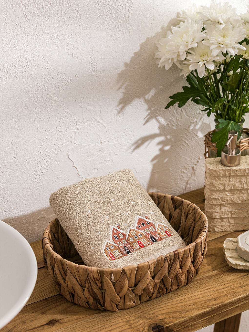 Cookie House Embroidered Face Towel 50x80 cm-1