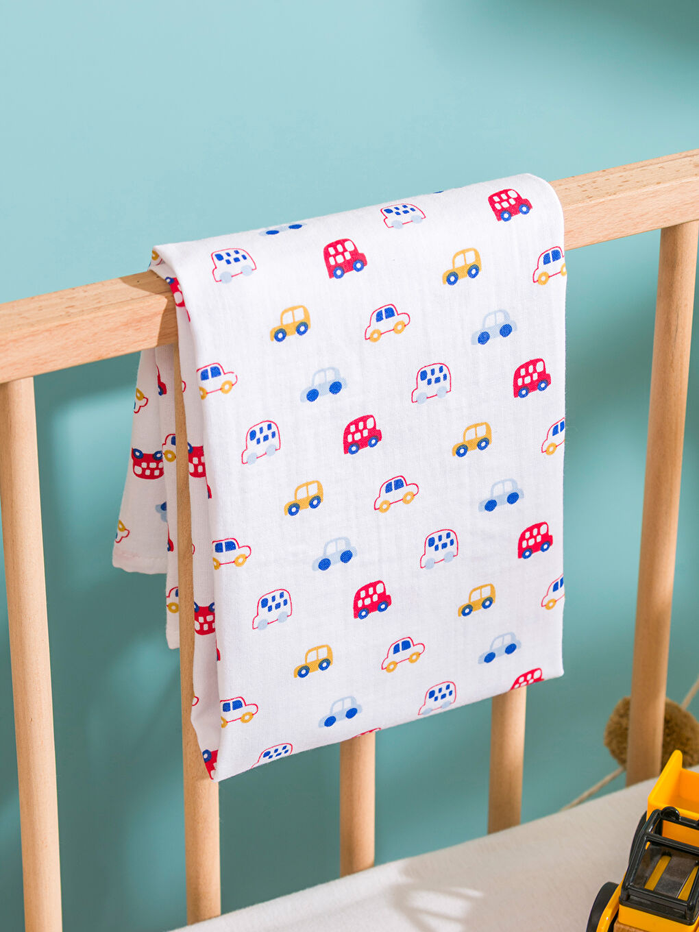 Ekru Baskılı Erkek Bebek Müslin Örtü 75x100 cm-1