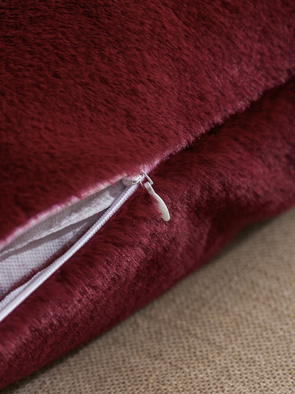 BORDEAUX Cushion Case-2