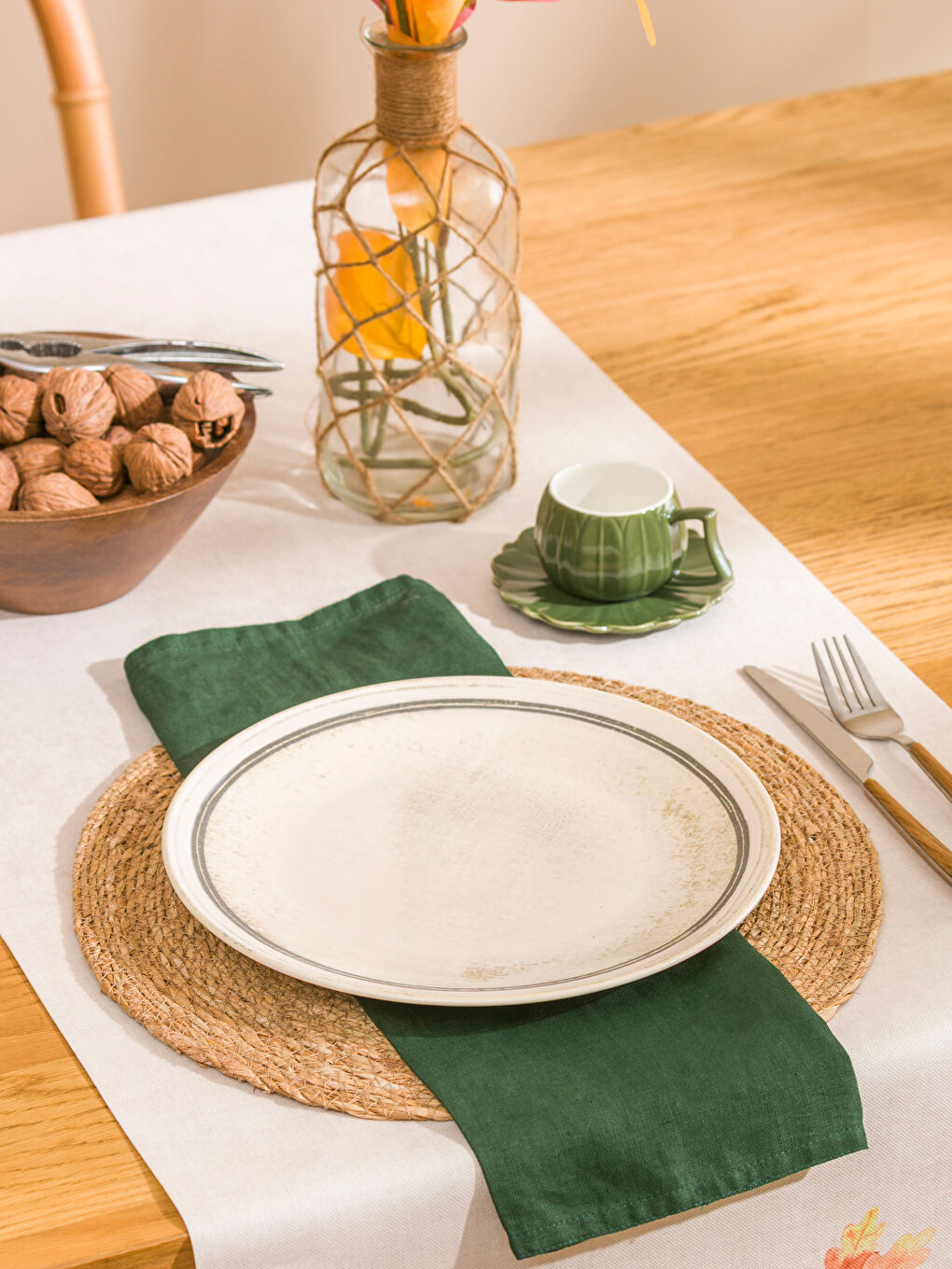 Өрнекті фарфор сервировка тәрелкесі 26 см