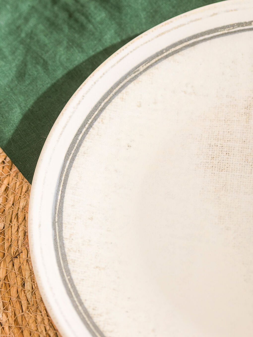 Өрнекті фарфор сервировка тәрелкесі 26 см-2