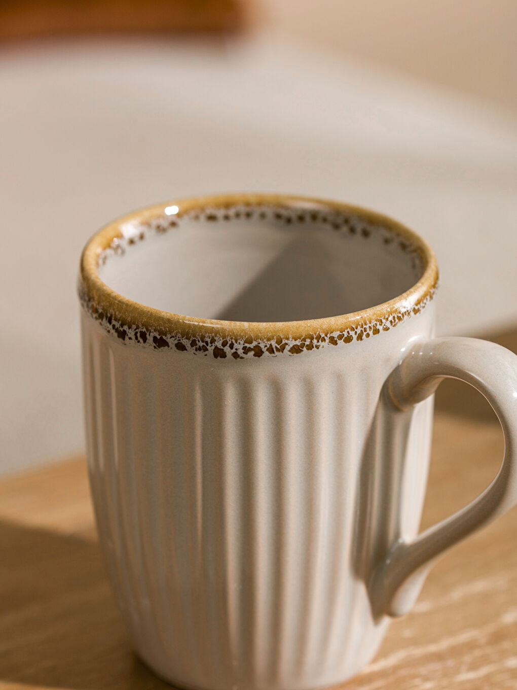 Бейнелі керамикалық кубок-2