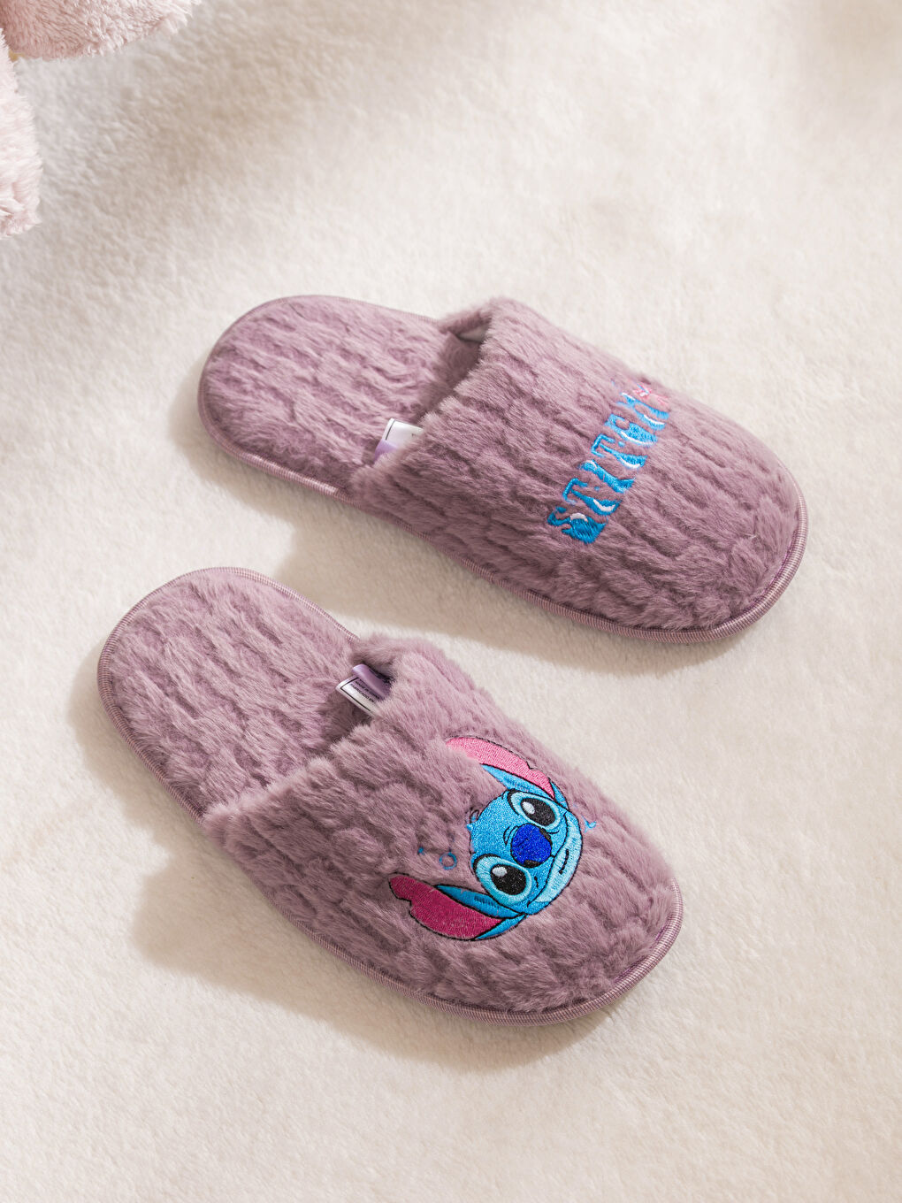 Stitch Nakışlı Kadın Ev Terliği-1