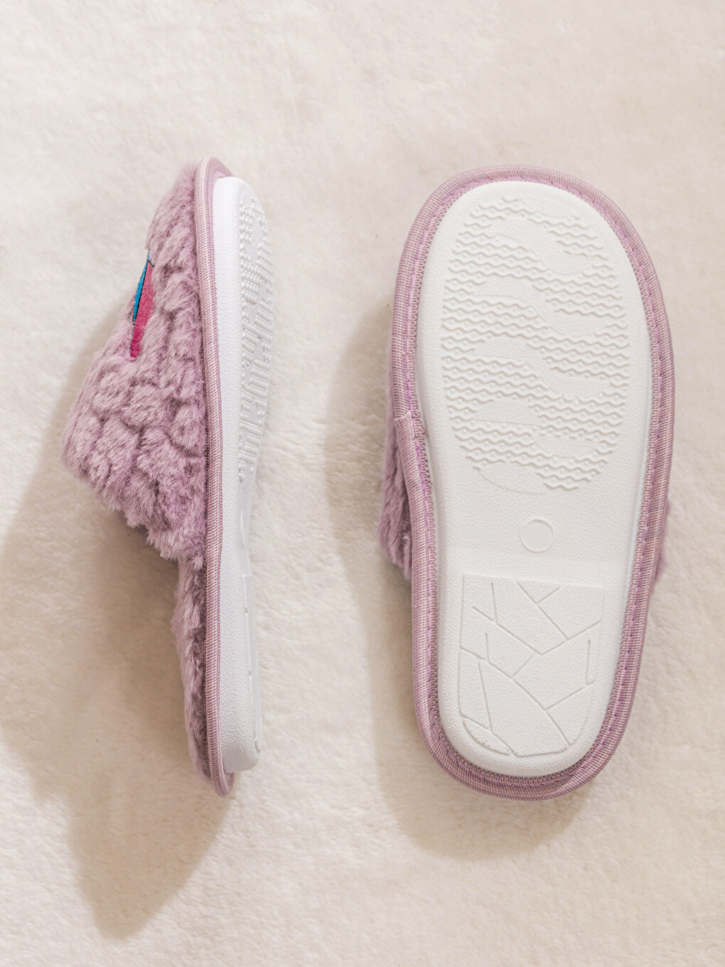 Stitch Nakışlı Kadın Ev Terliği-3