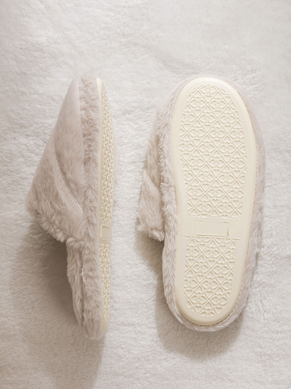 Bej Nakışlı Pelüş Kız Çocuk Ev Terliği-3