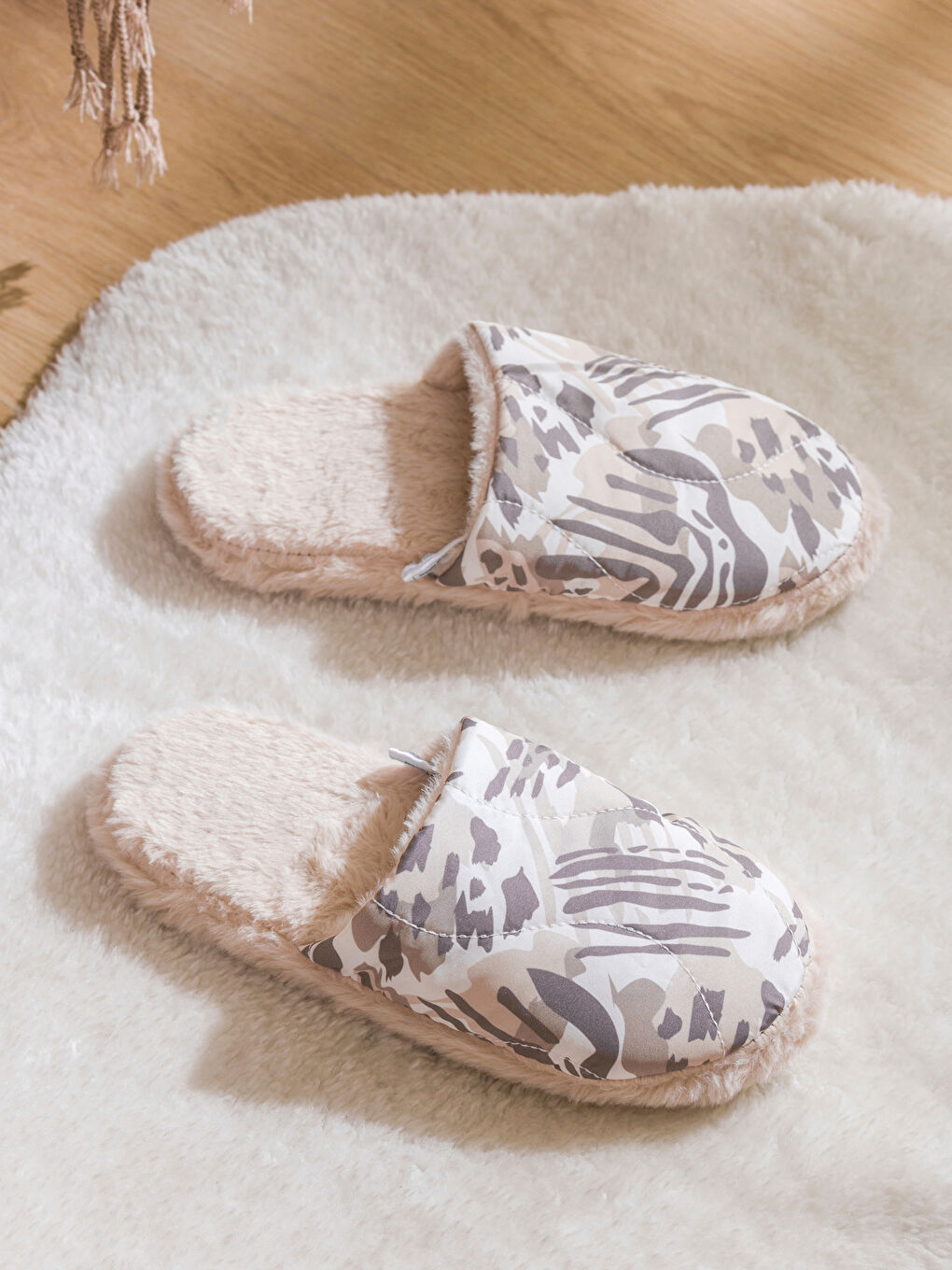 Karışık İçi Tüylü Kadın Ev Terliği-1