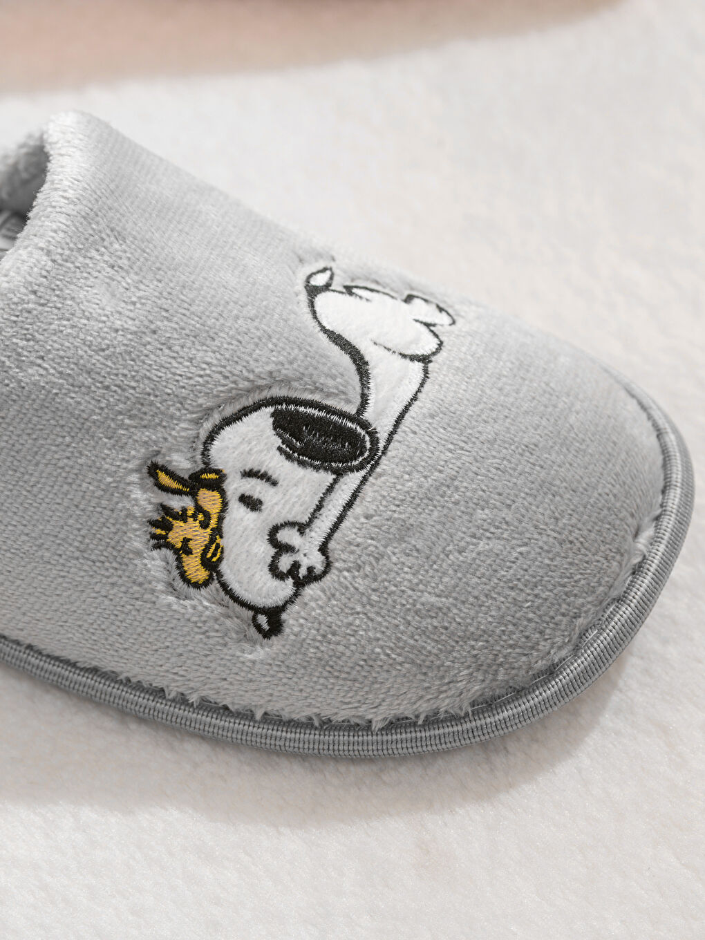 Women's Slippers with Snoopy Embroidery-2