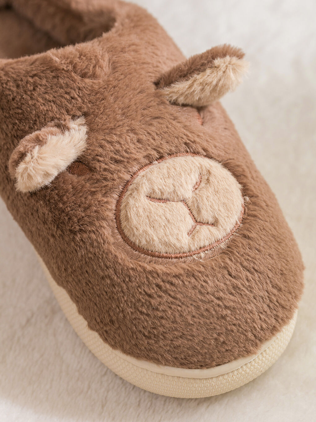 Kahverengi Hayvan Figürlü Pelüş Kadın Ev Terliği-2