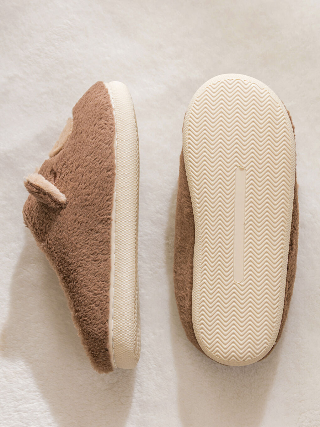 Kahverengi Hayvan Figürlü Pelüş Kadın Ev Terliği-3