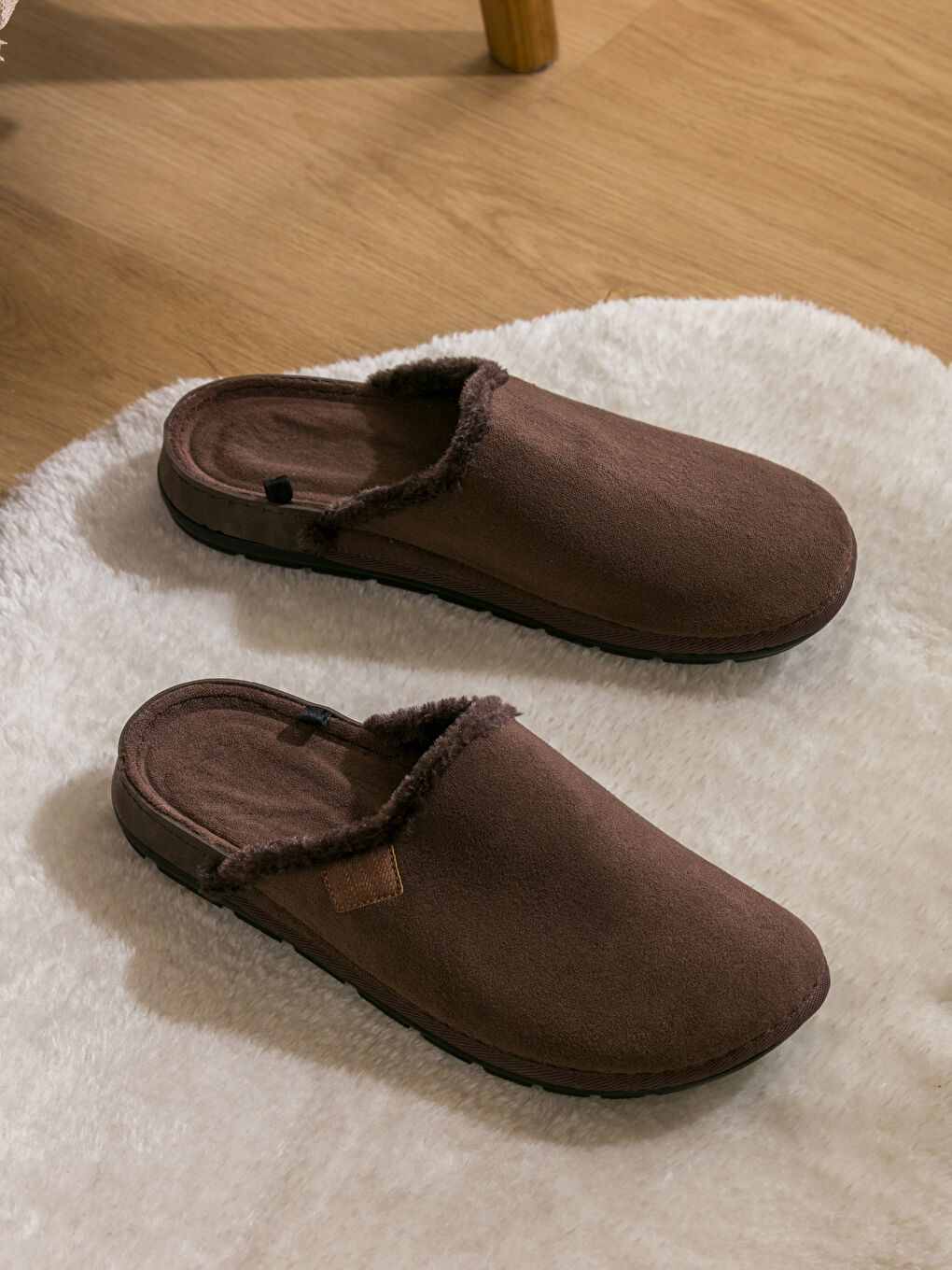 Kahverengi Süet Görünümlü İçi Kürklü Erkek Ev Terliği -1