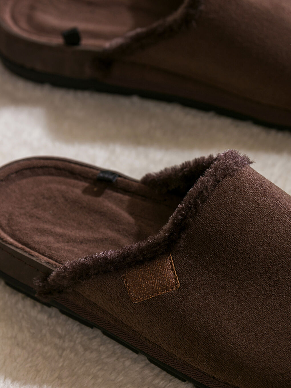 Kahverengi Süet Görünümlü İçi Kürklü Erkek Ev Terliği -2