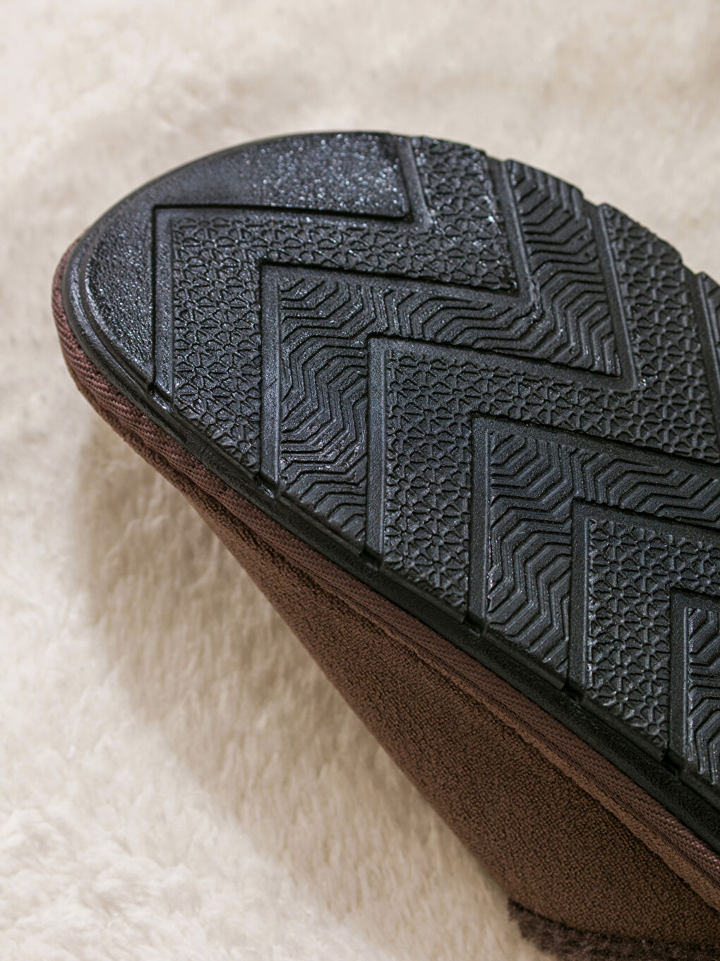 Kahverengi Süet Görünümlü İçi Kürklü Erkek Ev Terliği -4