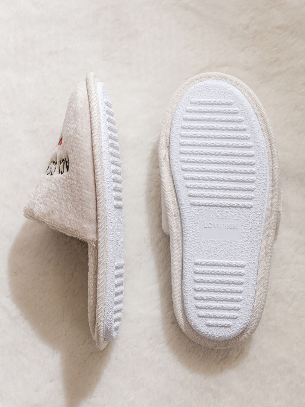 Bej Slogan Nakışlı Pelüş Kadın Ev Terliği-3