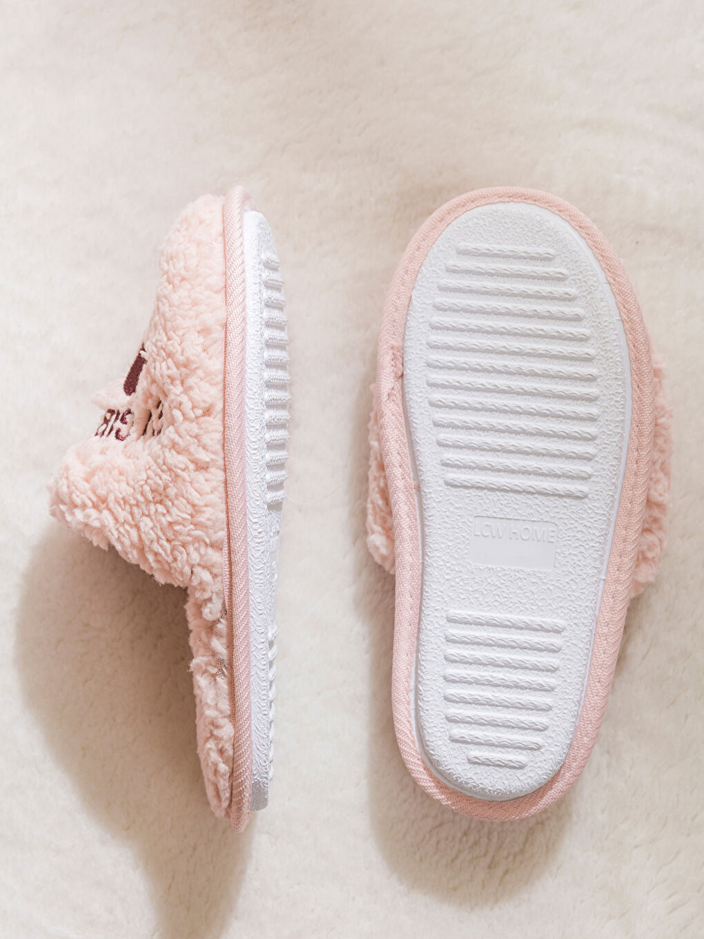 Pembe Slogan Nakışlı Pelüş Kadın Ev Terliği-3