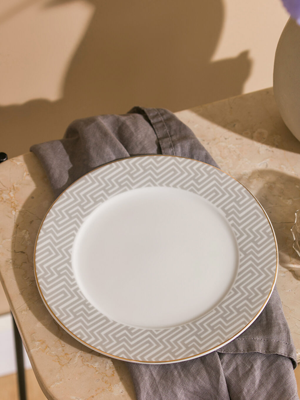 Bej Desenli Porselen Pasta Tabağı 19 cm-1