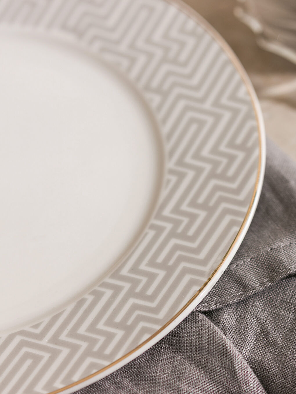 Bej Desenli Porselen Pasta Tabağı 19 cm-2