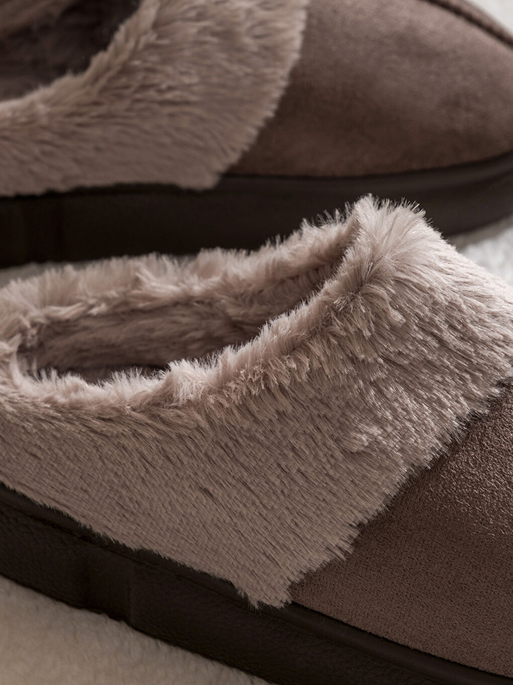 Bej Pelüş Astarlı Kadın Ev Terliği-2