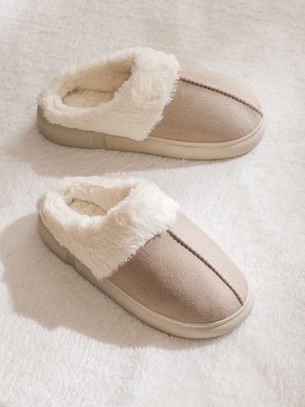 Bej Pelüş Astarlı Kadın Ev Terliği-1