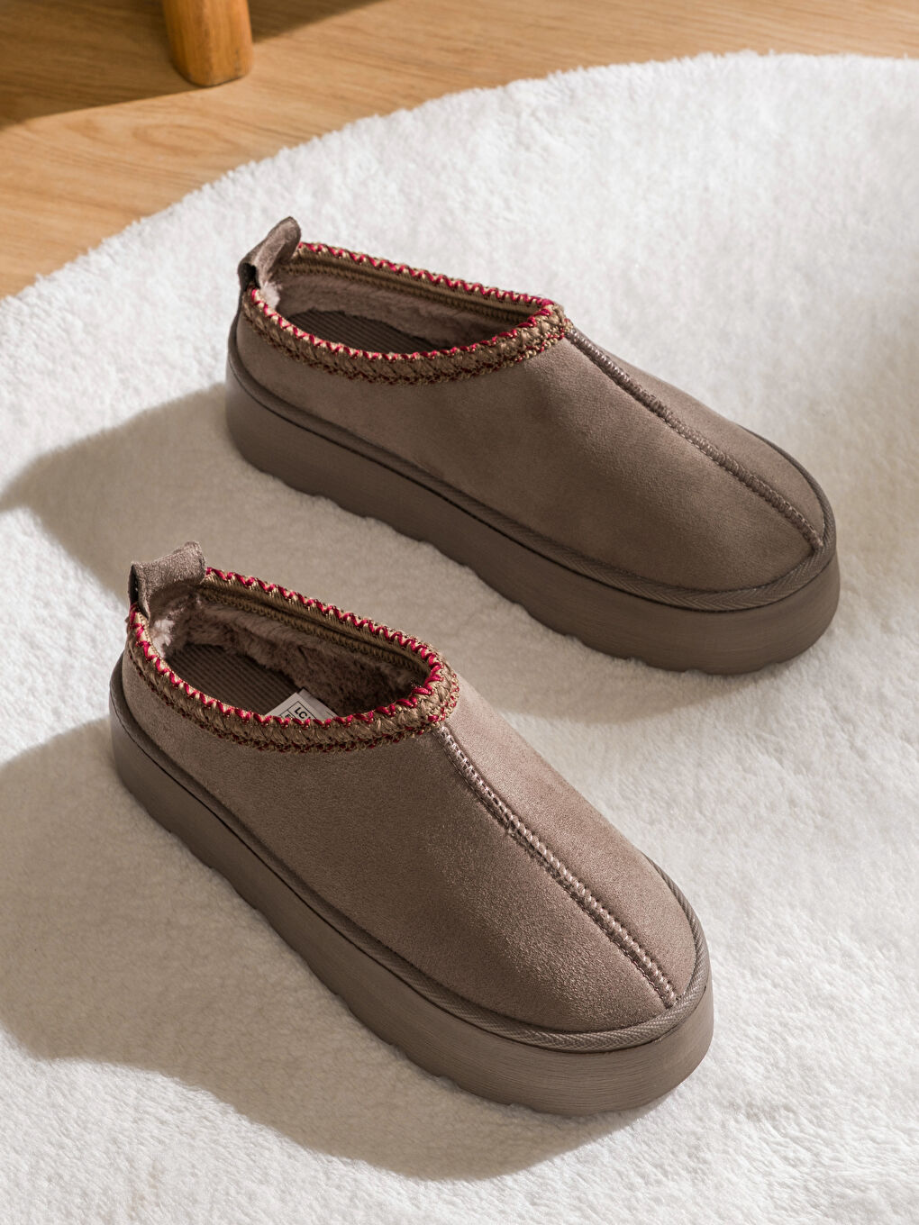 Bej Kürklü Kadın Ev Ayakkabısı-1