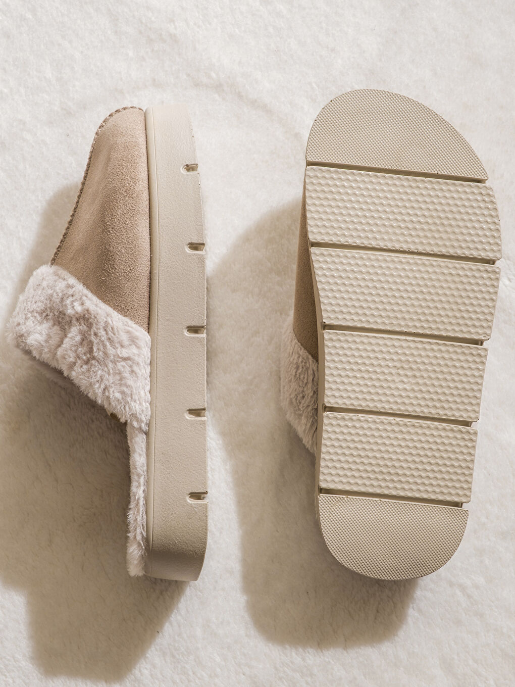 Bej İçi Tüylü Kadın Ev Terliği-3