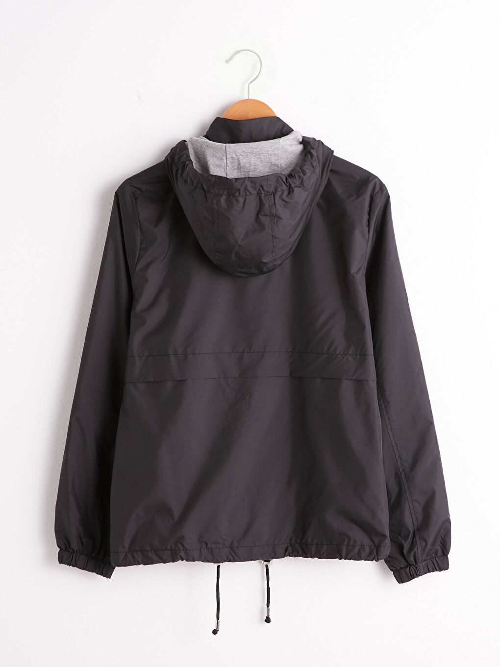 Siyah Kapüşonlu Uzun Kollu Kadın Yağmurluk-6