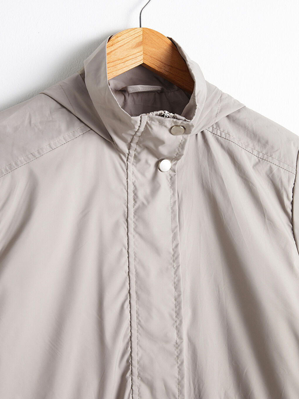 Bej Kapüşonlu İnce Yağmurluk-7