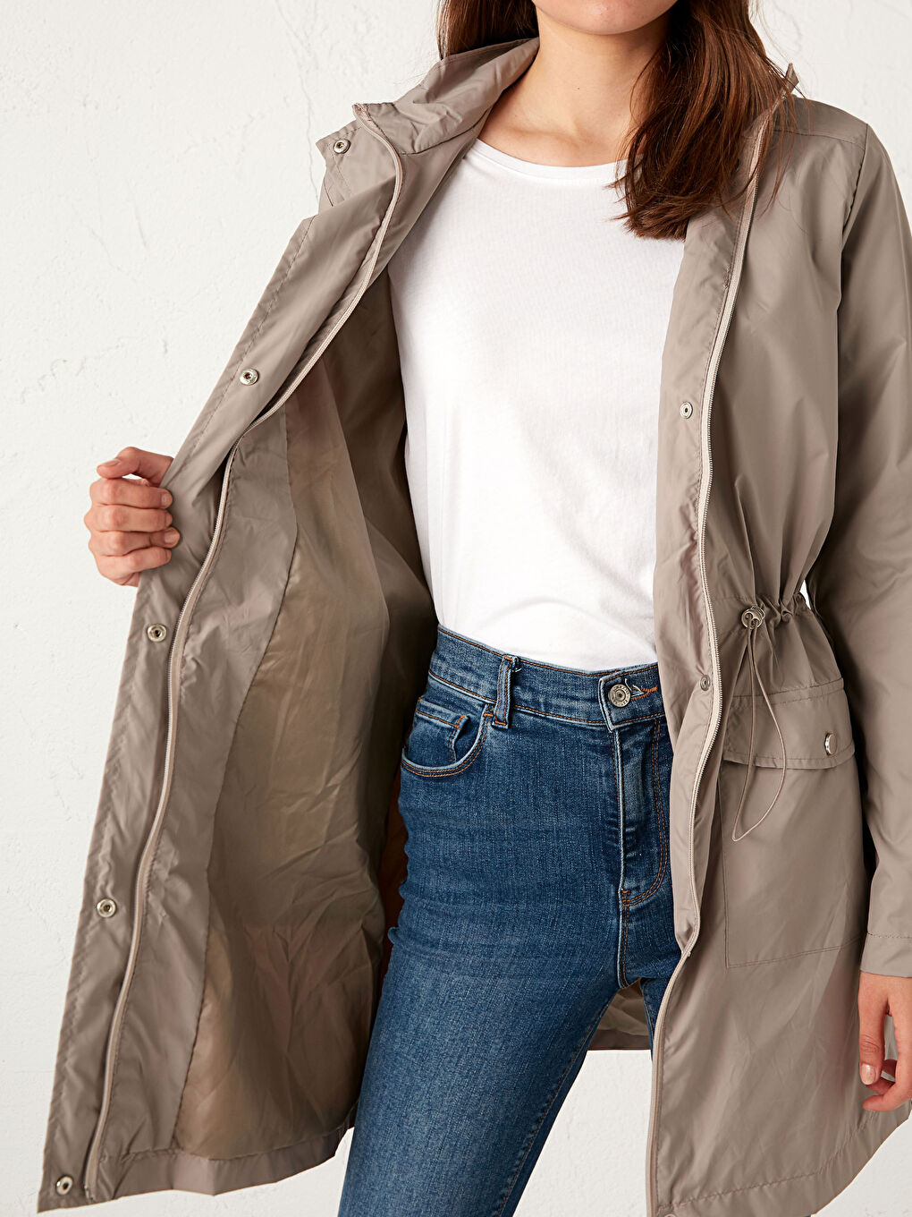 Bej Kapüşonlu İnce Yağmurluk-3