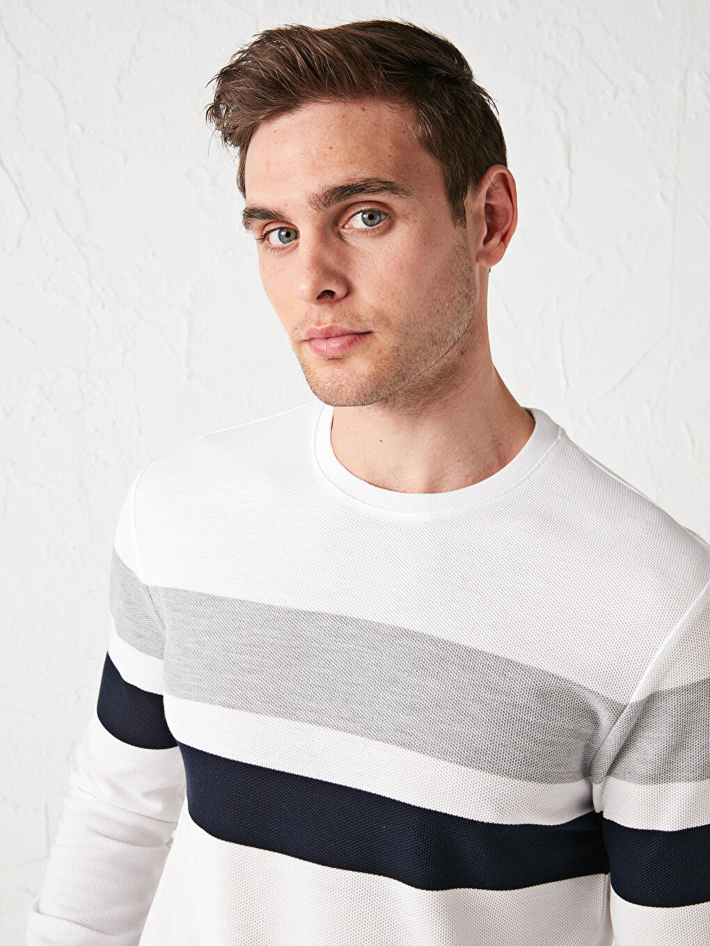 Beyaz Bisiklet Yaka Uzun Kollu Renk Bloklu Erkek Sweatshirt-2