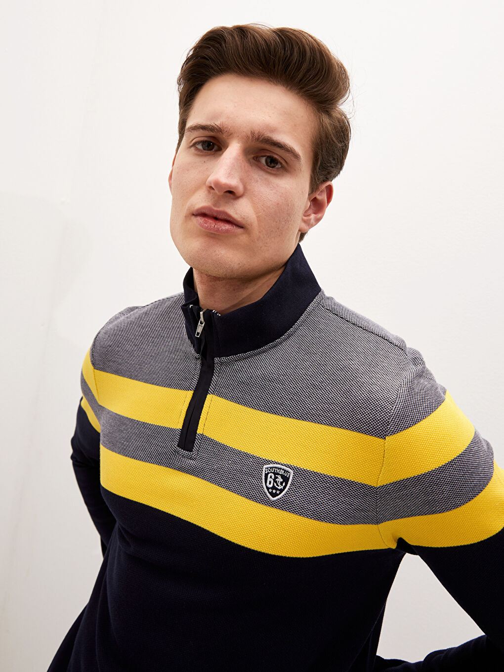 سويت شيرت مخطط كم طويل بياقة قمع للرجال