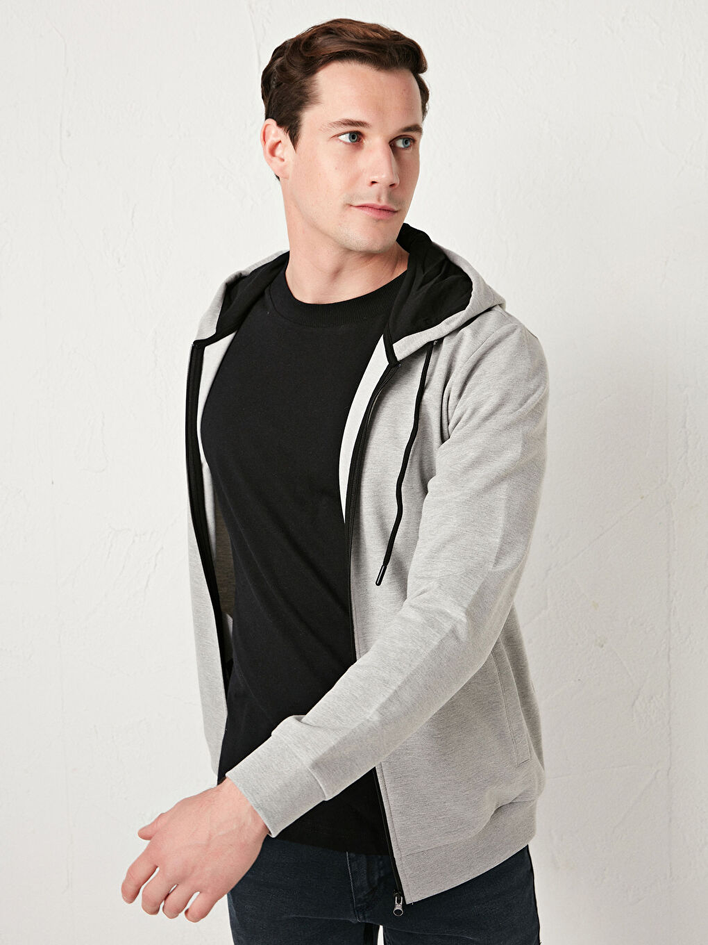 سويت شيرت مزود بغطاء رأس بسحاب للرجال-1