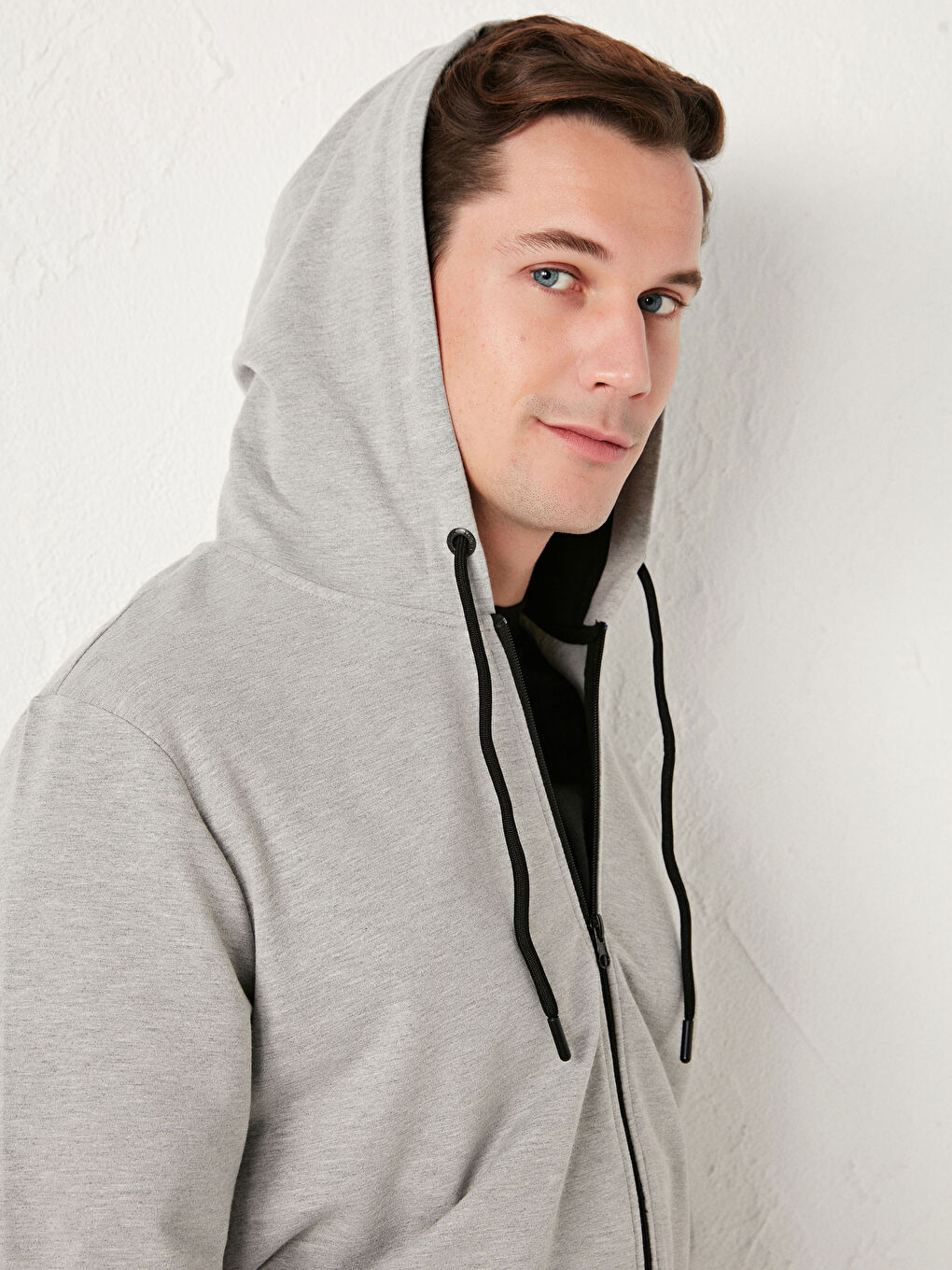 سويت شيرت مزود بغطاء رأس بسحاب للرجال-3