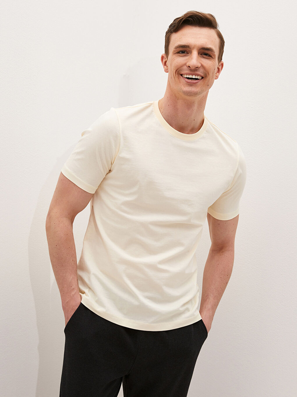 Bej Bisiklet Yaka Basic Kısa Kollu Pamuklu Erkek Tişört-1