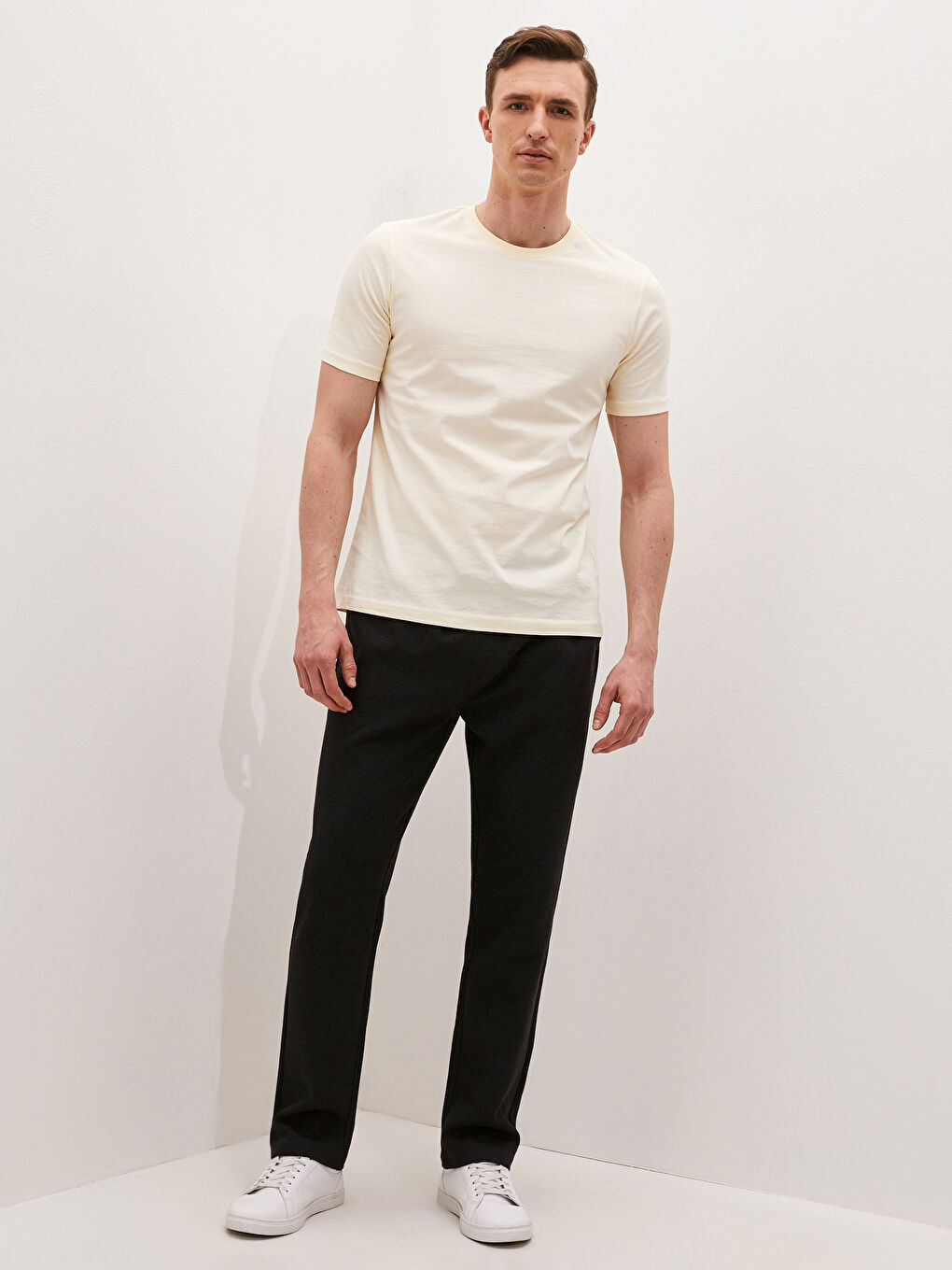 Bej Bisiklet Yaka Basic Kısa Kollu Pamuklu Erkek Tişört-2