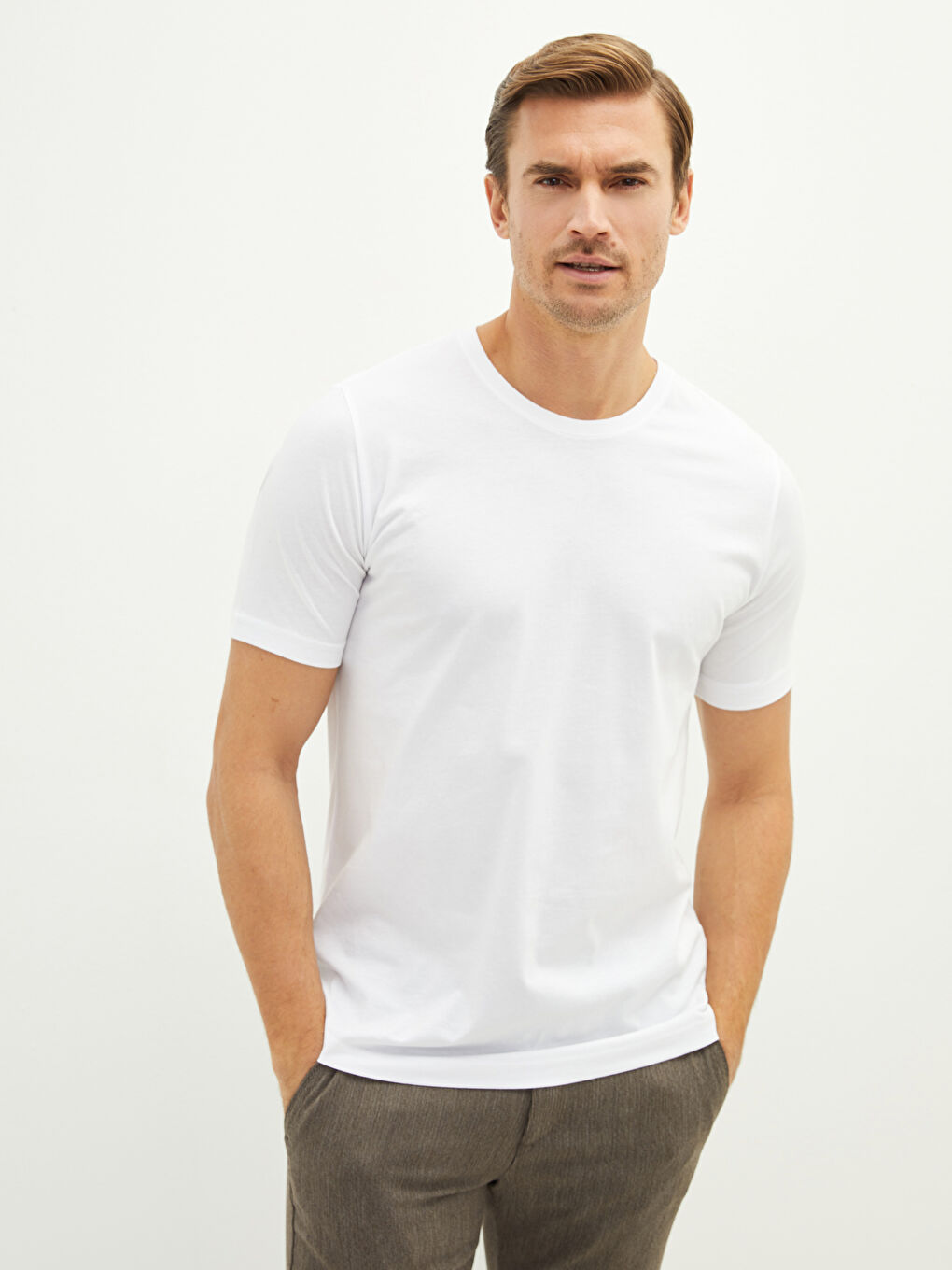 Beyaz Bisiklet Yaka Basic Kısa Kollu Pamuklu Tişört-1