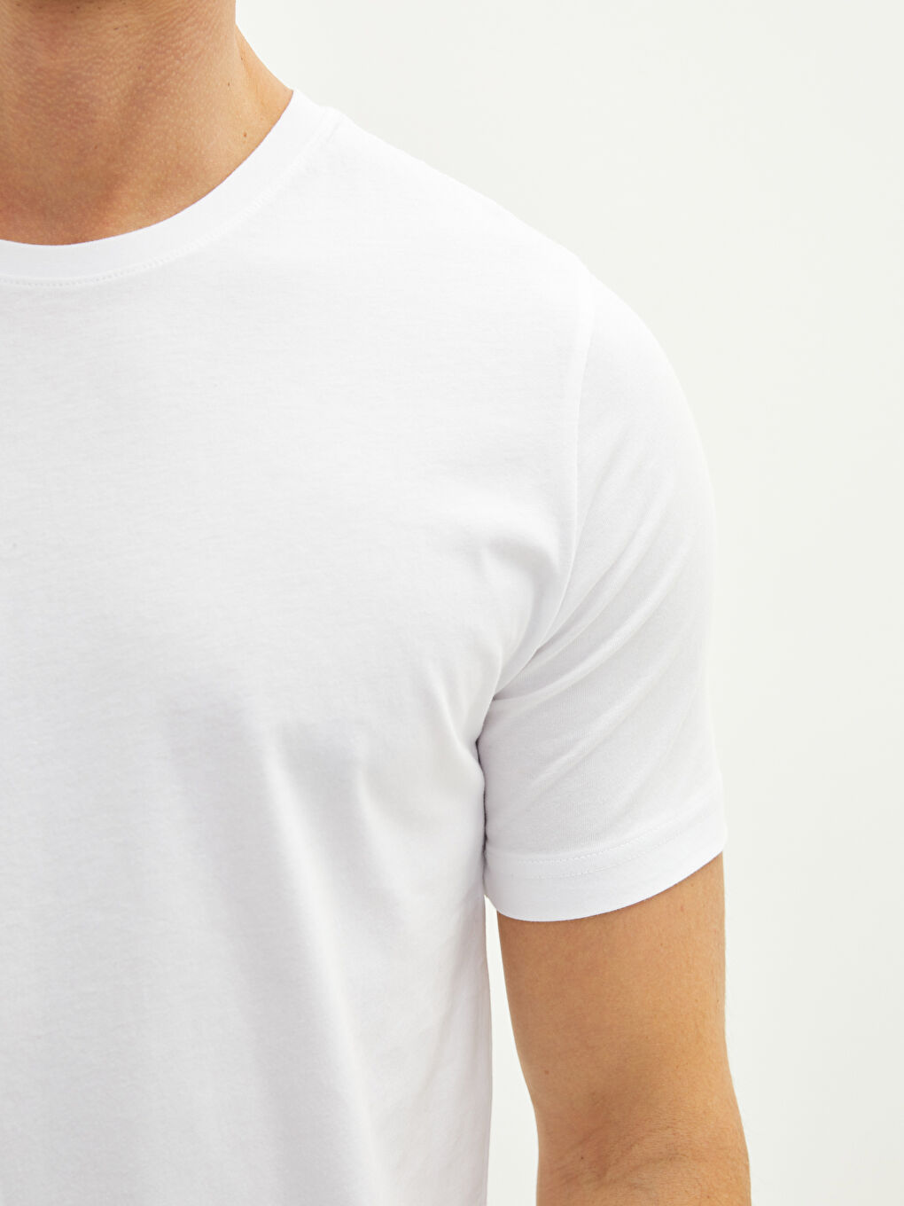 Beyaz Bisiklet Yaka Basic Kısa Kollu Pamuklu Tişört-3