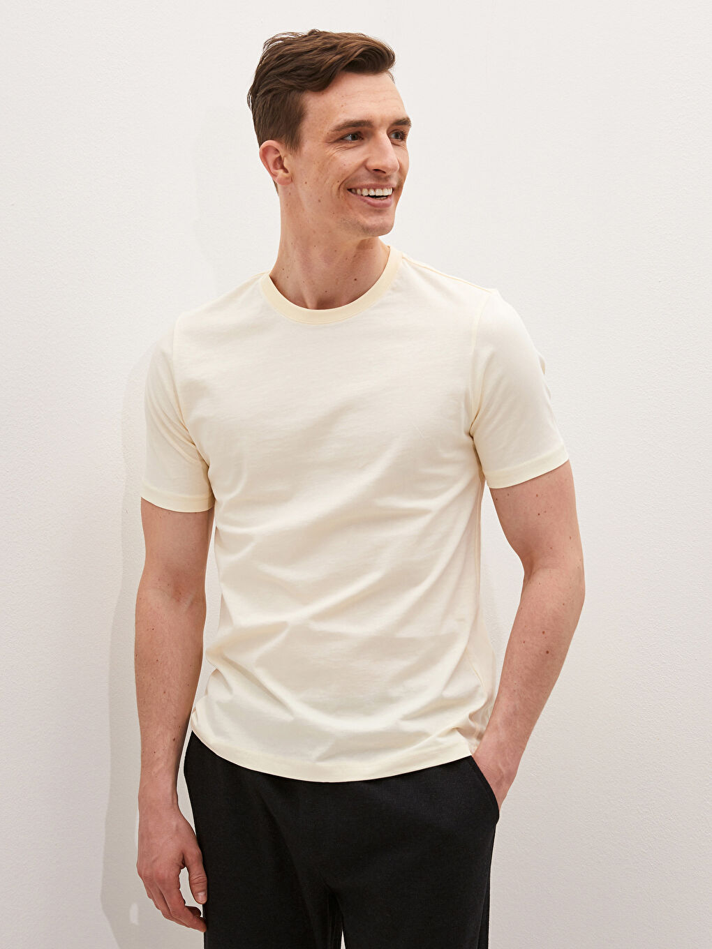 Bej Bisiklet Yaka Basic Kısa Kollu Pamuklu Erkek Tişört-5