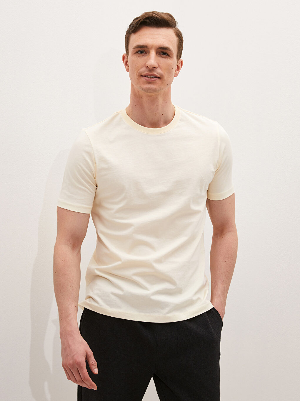 Bej Bisiklet Yaka Basic Kısa Kollu Pamuklu Erkek Tişört