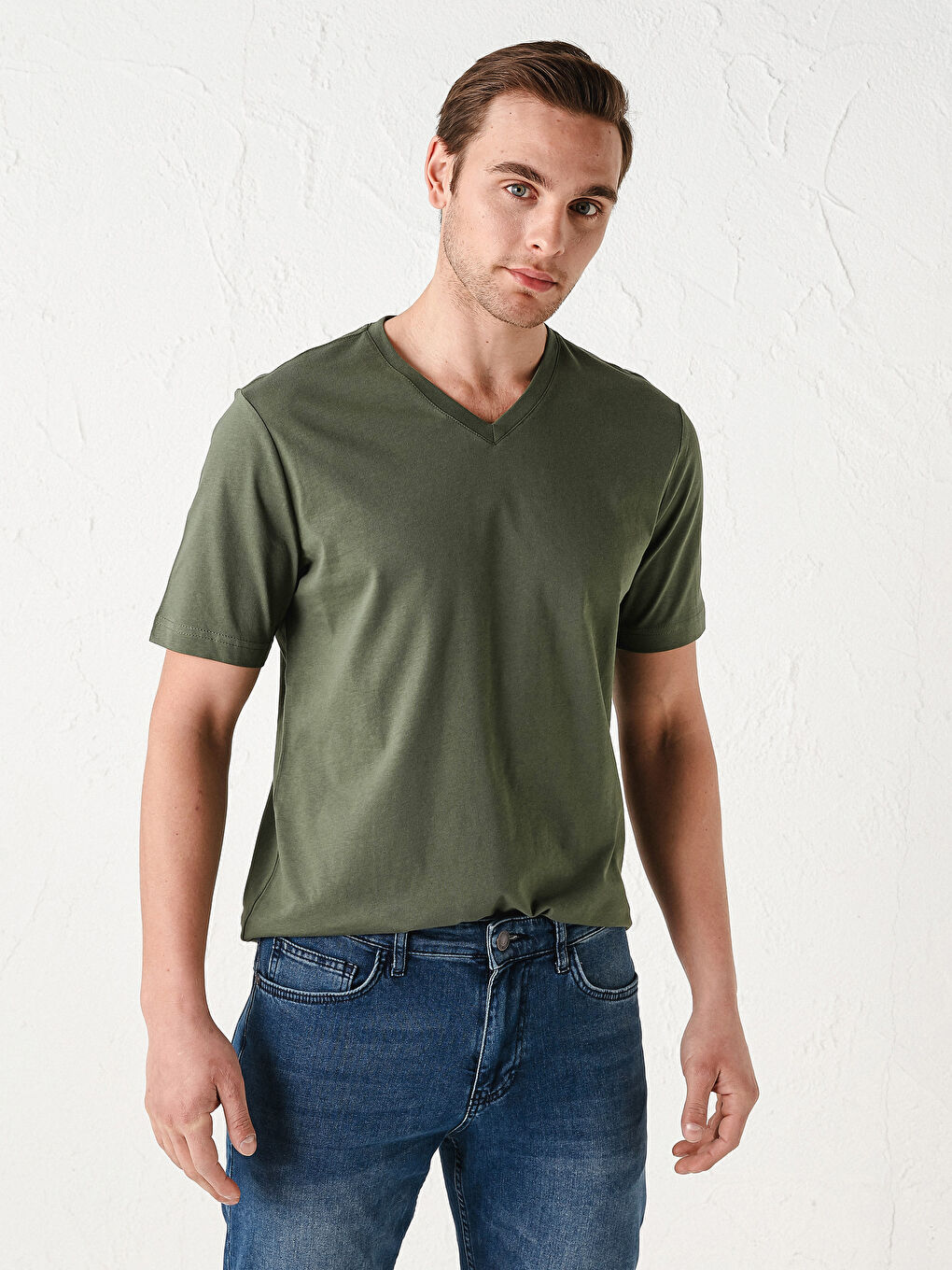 Yeşil V Yaka Kısa Kollu Basic Erkek Tişört-1
