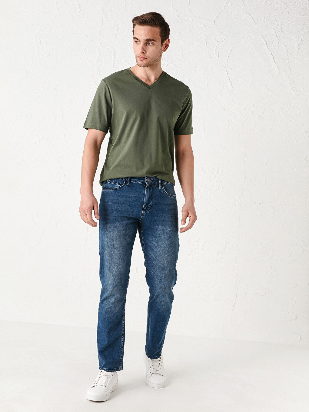 Yeşil V Yaka Kısa Kollu Basic Erkek Tişört-3