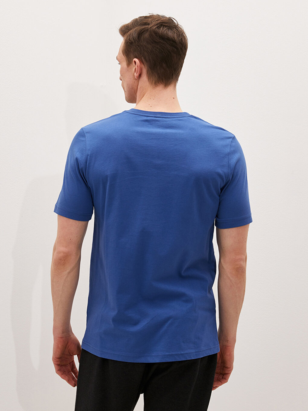 İndigo V Yaka Kısa Kollu Basic Erkek Tişört-3