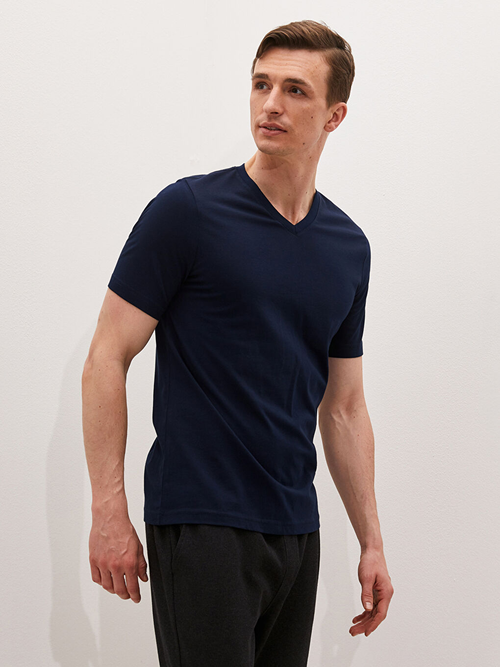 LC Waikiki V Neck Short Sleeve Basic Men's T-Shirt -S10203Z8-DWP