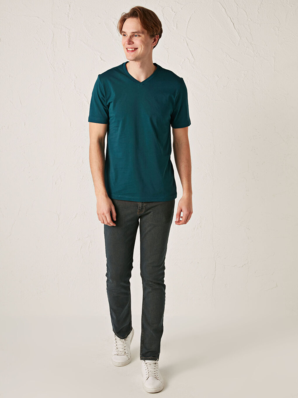 Yeşil V Yaka Kısa Kollu Basic Erkek Tişört-1