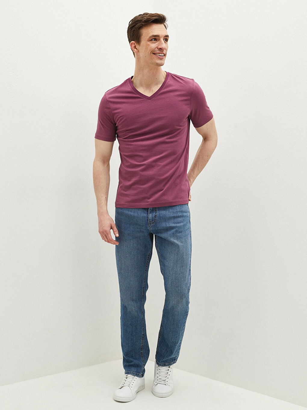 Mürdüm V Yaka Kısa Kollu Basic Erkek Tişört-2