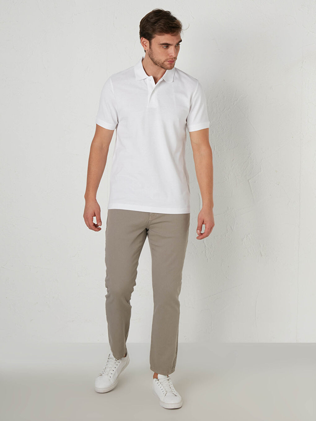 Beyaz Polo Yaka Pamuklu Tişört-2