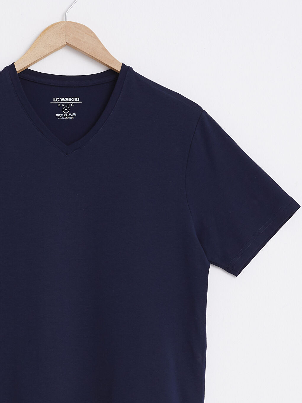 تي شيرت أساسي بياقة على شكل حرف V وكم قصير-2